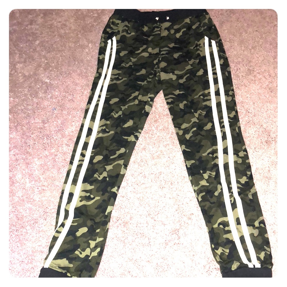 Camo jogger sweatpants with a white stripe